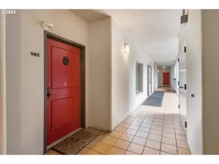 Photo #2: 100176845 Listing 