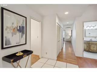 Photo #4: 100176845 Listing 