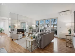 Photo #5: 100176845 Listing 