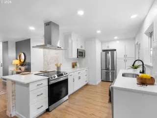 Photo #5: 100460072 Listing