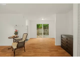 Photo #5: 100491587 Listing 