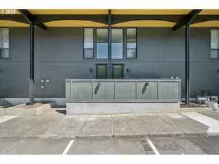 Photo #4: 100788800 Listing