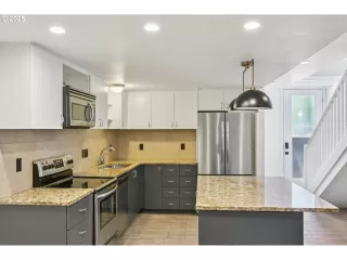 Photo #5: 100788800 Listing