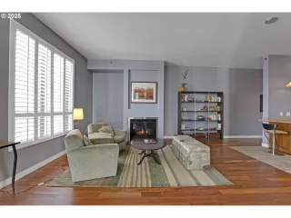 Photo #4: 100987343 Listing 