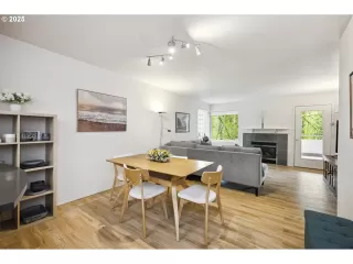 Photo #1: 102062239 Listing 