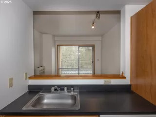 Photo #3: 102456262 Listing