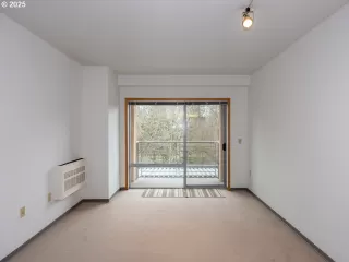 Photo #4: 102456262 Listing