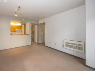 Photo #5: 102456262 Listing