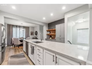 Photo #3: 102820751 Listing 