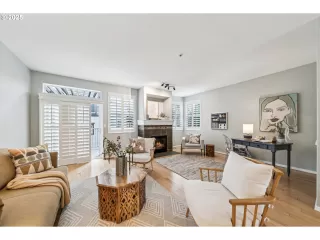 Photo #3: 103415685 Listing