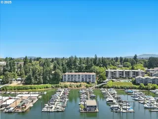 More Details about MLS # 103595567 : 525 SE MARION ST 21