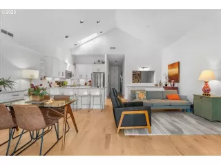 Photo #5: 103595567 Listing 