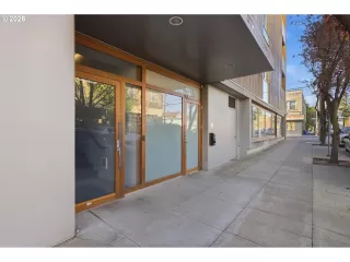 Photo #2: 103685547 Listing 