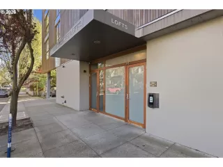 Photo #3: 103685547 Listing 