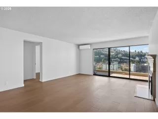 Photo #3: 104012499 Listing