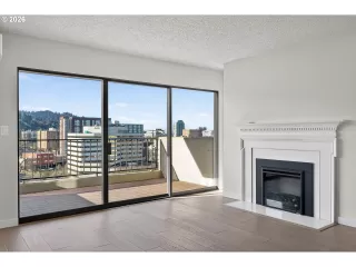 Photo #4: 104012499 Listing