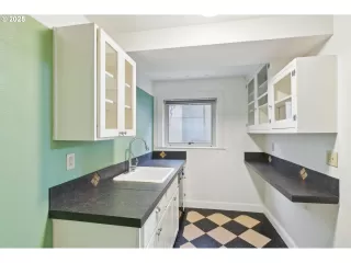 Photo #1: 104141973 Listing 