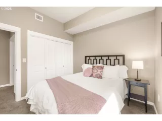 Photo #6: 104271350 Listing