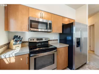 Photo #5: 104403178 Listing 