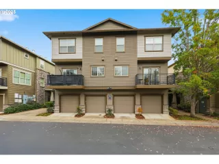 Photo #3: 104720370 Listing