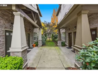 Photo #5: 104720370 Listing