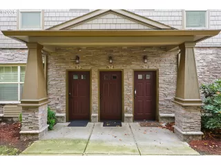 Photo #6: 104720370 Listing