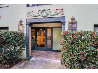 Photo #2: 104897963 Listing