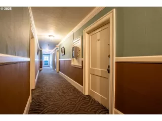 Photo #4: 104897963 Listing