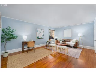 Photo #6: 104897963 Listing