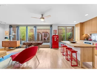 Photo #2: 105100209 Listing