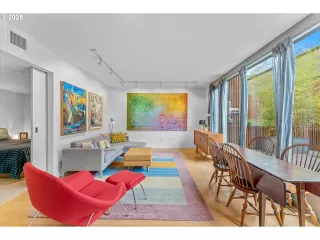 Photo #3: 105100209 Listing