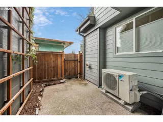 Photo #2: 105209571 Listing 