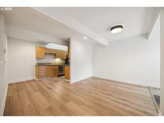 Photo #3: 105209571 Listing 