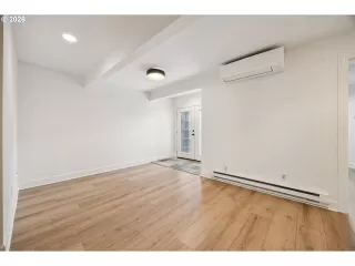 Photo #4: 105209571 Listing 