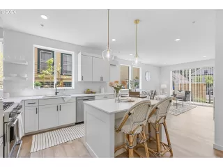 Photo #3: 105530478 Listing