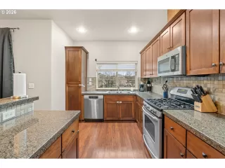 Photo #1: 105836349 Listing 