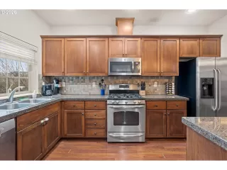 Photo #4: 105836349 Listing 