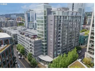 Photo #3: 105972460 Listing