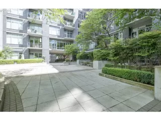 Photo #4: 105972460 Listing