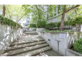 Photo #5: 105972460 Listing