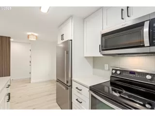 Photo #1: 106204541 Listing