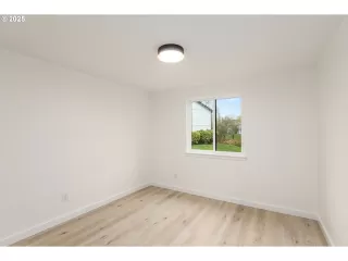 Photo #4: 106204541 Listing