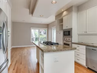 Photo #5: 106932101 Listing 