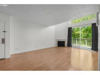 Photo #4: 107145302 Listing 