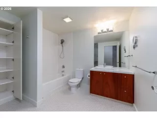 Photo #3: 108690984 Listing