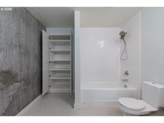 Photo #4: 108690984 Listing