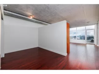 Photo #5: 108690984 Listing