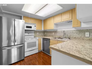 Photo #5: 108757356 Listing 