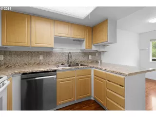 Photo #6: 108757356 Listing 