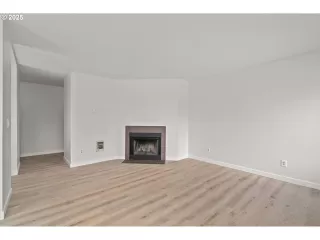 Photo #2: 108921765 Listing